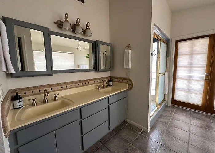 Holiday home Paradise In Scottsdale With Pool Oasis & Game